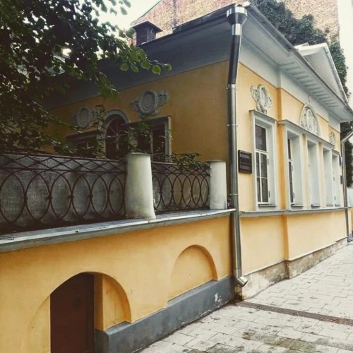 В гостях у двух сестёр: групповая прогулка по Пречистенке и Остоженке