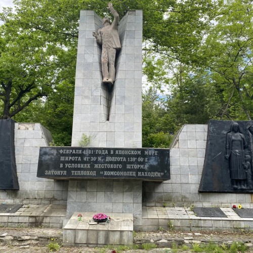 Морское кладбище на горе Монастырской