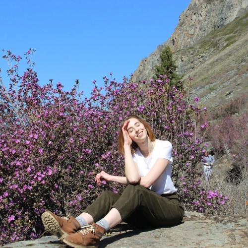 Автотур по весеннему Алтаю: фиолетовые горы и места силы