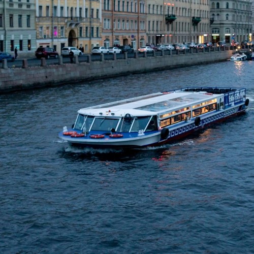 Музыка разводных мостов Петербурга: групповая прогулка на теплоходе