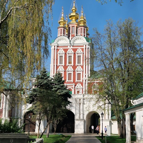Светская экскурсия в прошлое и настоящее Новодевичьего монастыря