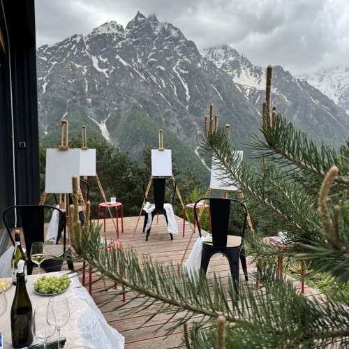 Девичник в Осетии: джип-трип в горах с уроками стрельбы и рисования