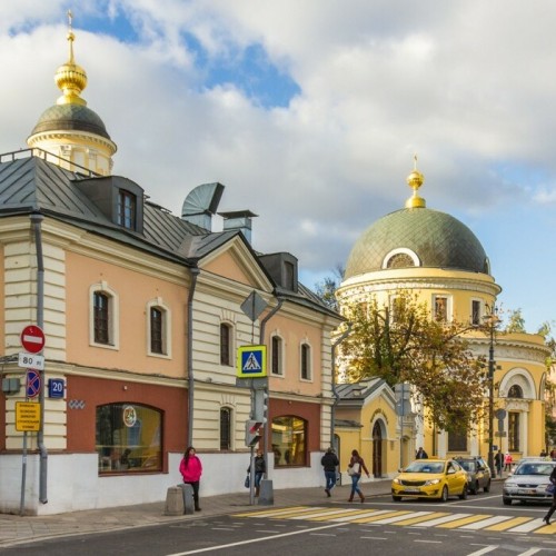 К купцам — в сиренево-черемуховое Замоскворечье