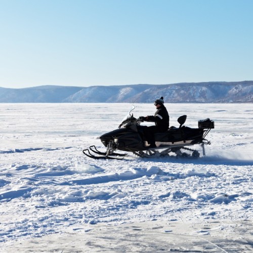 Активный тур на зимний Байкал: катание на снегоходе, хивусе и коньках и подлёдная рыбалка