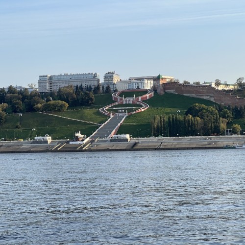 Обзорная прогулка на тёплом катере вдоль Нижегородских красот