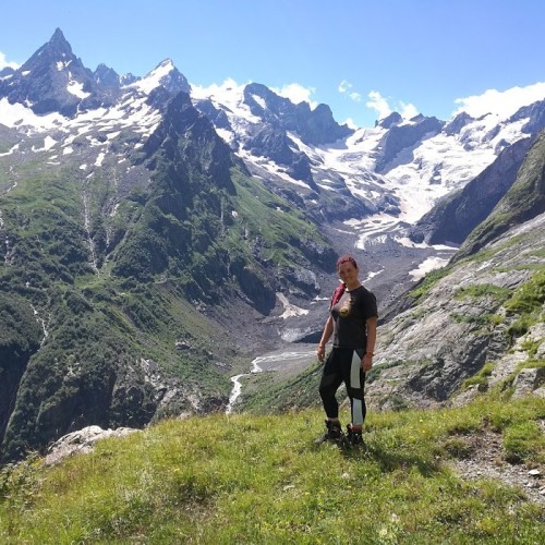 Прогулки по Домбаю: треккинги налегке к ущельям, горам и озёрам