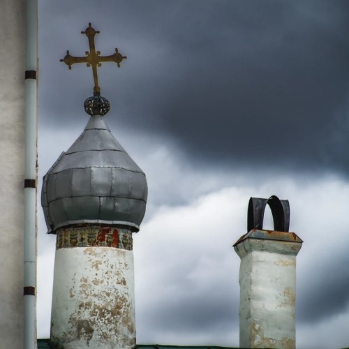 Каменные стражи Северной Руси: Псков, Изборск и Печоры