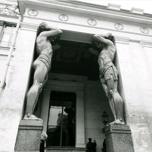 Греция в Петербурге: мифы, боги и титаны