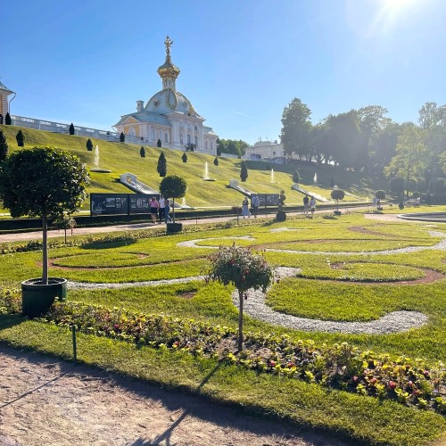 К фонтанам Петергофа — на комфортабельном автомобиле с личным гидом