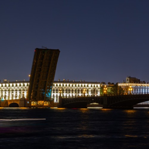 Чарующее сияние ночного Петербурга