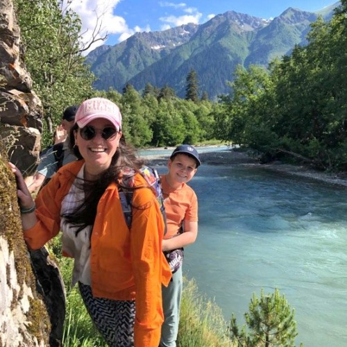 Семейный тур в Архыз с гидом-аниматором: несложные треккинги в живописных горах