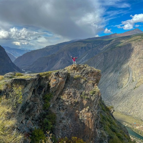 Знакомство с Алтаем своей компанией: снежные вершины, кристальные озёра и заповедные тропы