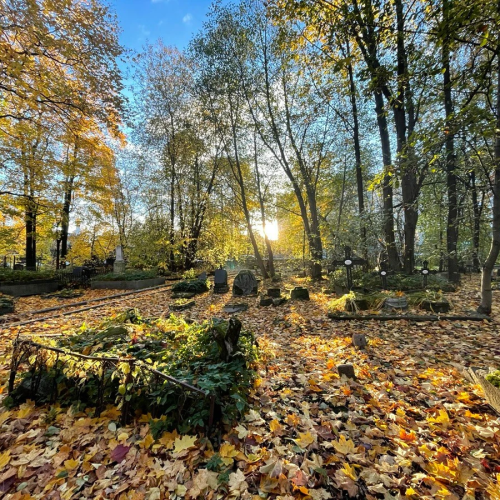 Мобильный квест в Петербурге «Тайны Смоленского кладбища»