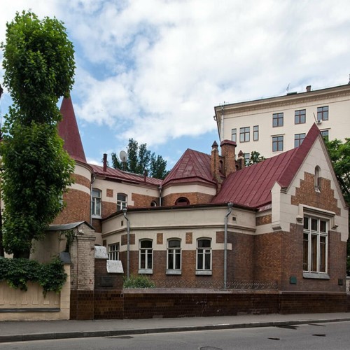 Готические замки Маргариты на Патриарших