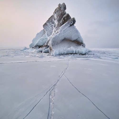 Индивидуальный джиппинг на Байкал с фотографом: ледяные пейзажи Ольхона и Огоя без экскурсий