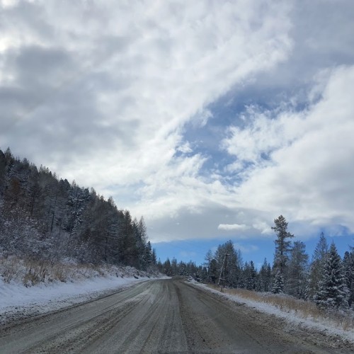 Зимний Алтай: снежные горы, незамерзающие озёра и тысяча лебедей