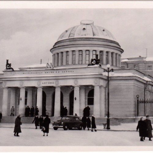 Петербургская подземка: путешествие по станциям и истории