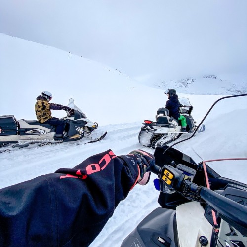 «Всё включено» на Кольском: охота за сиянием, снежное сафари, айс-флоатинг, арктическая кухня