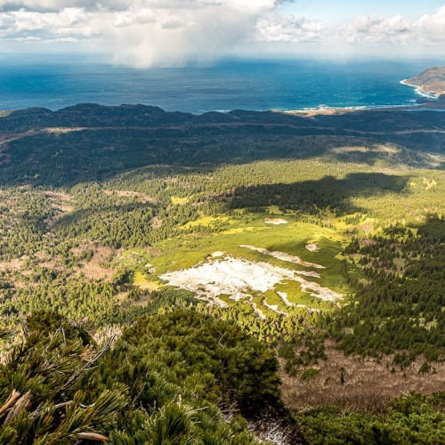 На Кунашир за вулканическими пейзажами: активное путешествие на внедорожнике в мини-группе