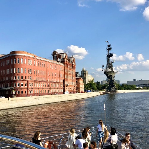 Экскурсия по Москве-реке на роскошном корабле