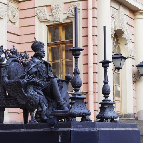 Детская экскурсия вокруг Михайловского замка