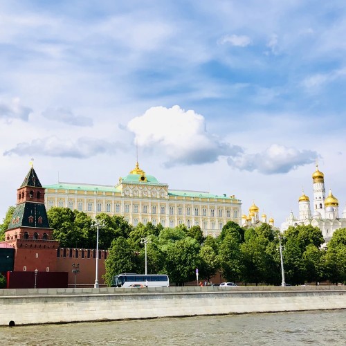 Экскурсия по Москве-реке на роскошном корабле