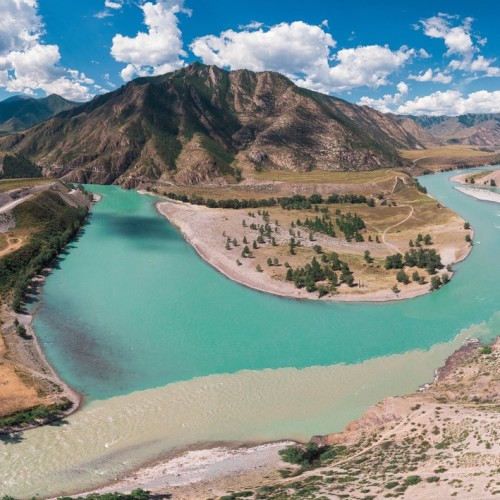 Активно и без палаток на Алтае: моторафтинг, треккинг и вечера под звёздами