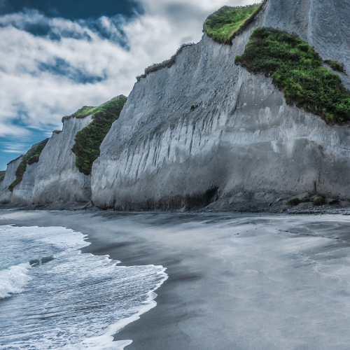 Вулканы, бухты и скалы острова Итуруп