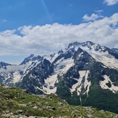 Кавказ 3 в 1: Эльбрус, Архыз, Домбай. Лёгкие треккинги, горы, нарзаны и знаковые места