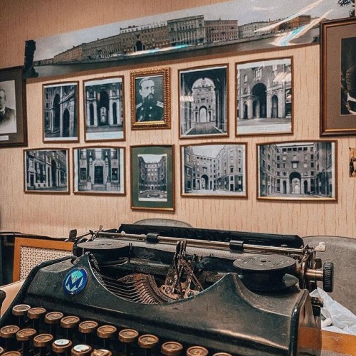 Толстовский дом снаружи и внутри