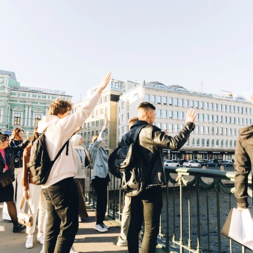 Стендап-экскурсия по Петербургу