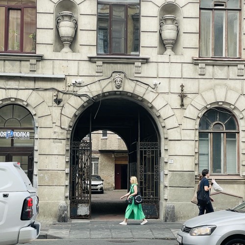 Дворцы и хижины Петроградки