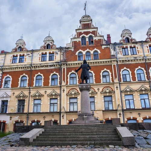 В гости к старушке Европе: Выборг и «Монрепо»