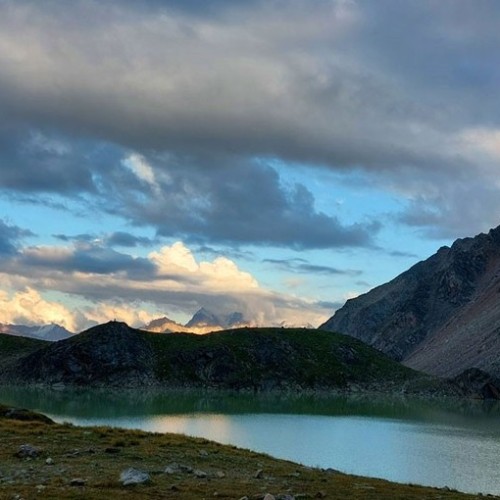 Нетипичное Приэльбрусье: треккинг налегке к 4 высокогорным озёрам с проживанием в гостинице