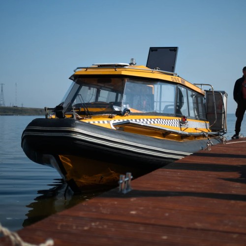 Водная прогулка на катере по центру Пскова — 30 минут