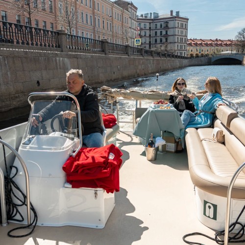 Утро в Петербурге: индивидуальная водная прогулка