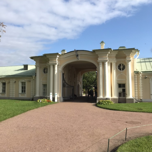 Из Петербурга — в Ораниенбаум и Меншиковский дворец