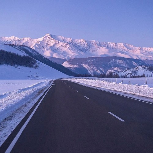 Два дня с инопланетным Алтаем: Чуйский тракт, Гейзеровое озеро и марсианские горы