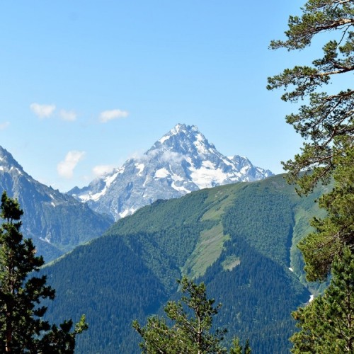 Кавказ 3 в 1: Эльбрус, Архыз, Домбай. Лёгкие треккинги, горы, нарзаны и знаковые места