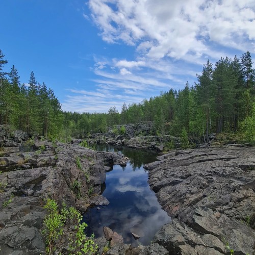 По Карелии на джипах в своей компании: «Марциальные воды», Гирвас и мистическая гора Воттоваара