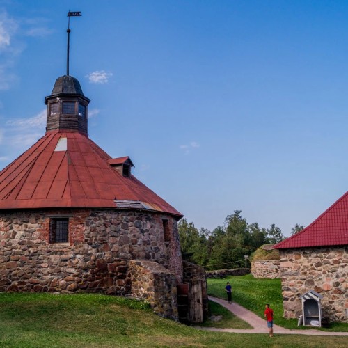 Мрамор Рускеалы и водопады Ахинкоски из Петербурга