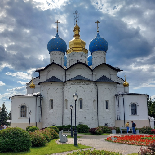 Пройти между крестом и полумесяцем: экскурсия по Казанскому кремлю