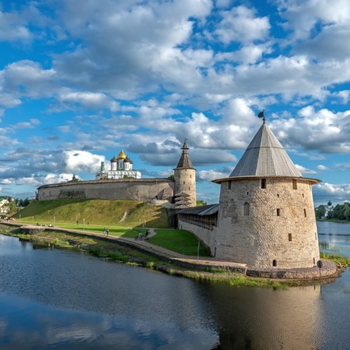 Вдоль железных дорог на встречу с историей: на круизном поезде в Новгородскую и Псковскую области