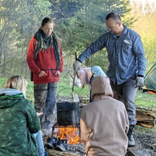Первый раз с веслом в руках: лёгкий сплав по реке Воре (всё включено)