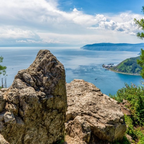 Летом — на Байкал: тур по главным местам, прогулка на катере, встреча с шаманом и бурятская кухня