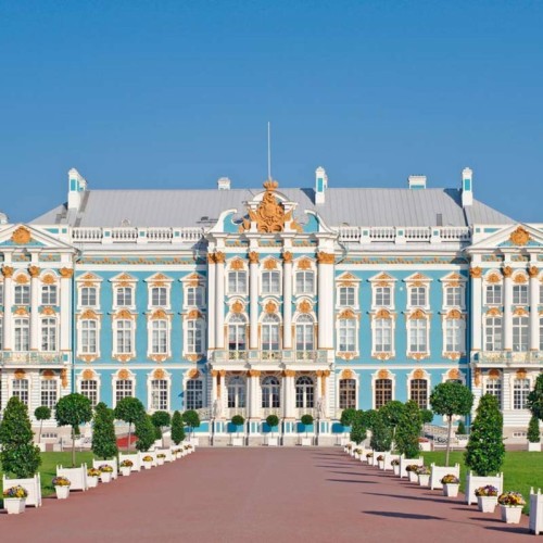 Из Петербурга в Пушкин — в Екатерининский и Александровский дворцы