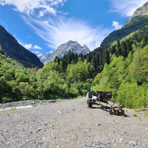 В Домбай всей семьёй: тур по природным красотам с аниматором и лёгкими прогулками в горах