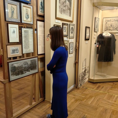 В музей театрального и музыкального искусства вместе с гидом