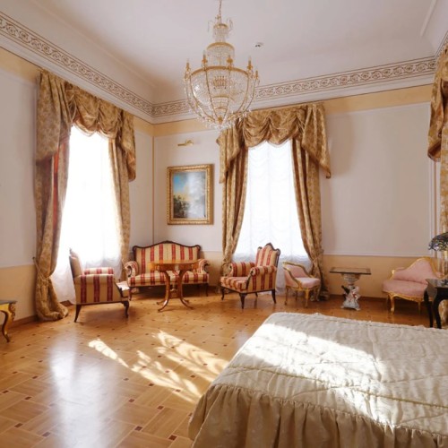 В старинные усадьбы — из Петербурга