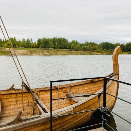 Старинные усадьбы, уютные города и природа: тур по живописным уголкам Новгородской области